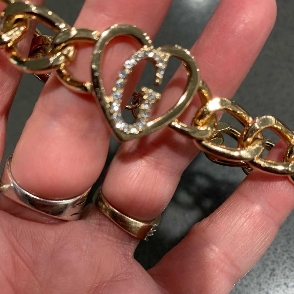 GUESS Gold Bracelet. Great condition 💜